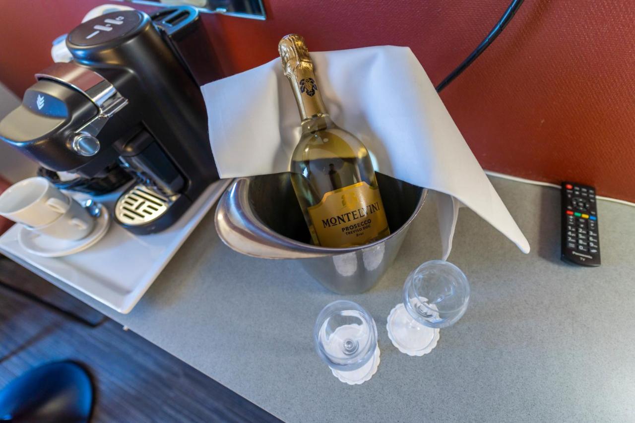Hotel Ambiotel Tongeren Ngoại thất bức ảnh
